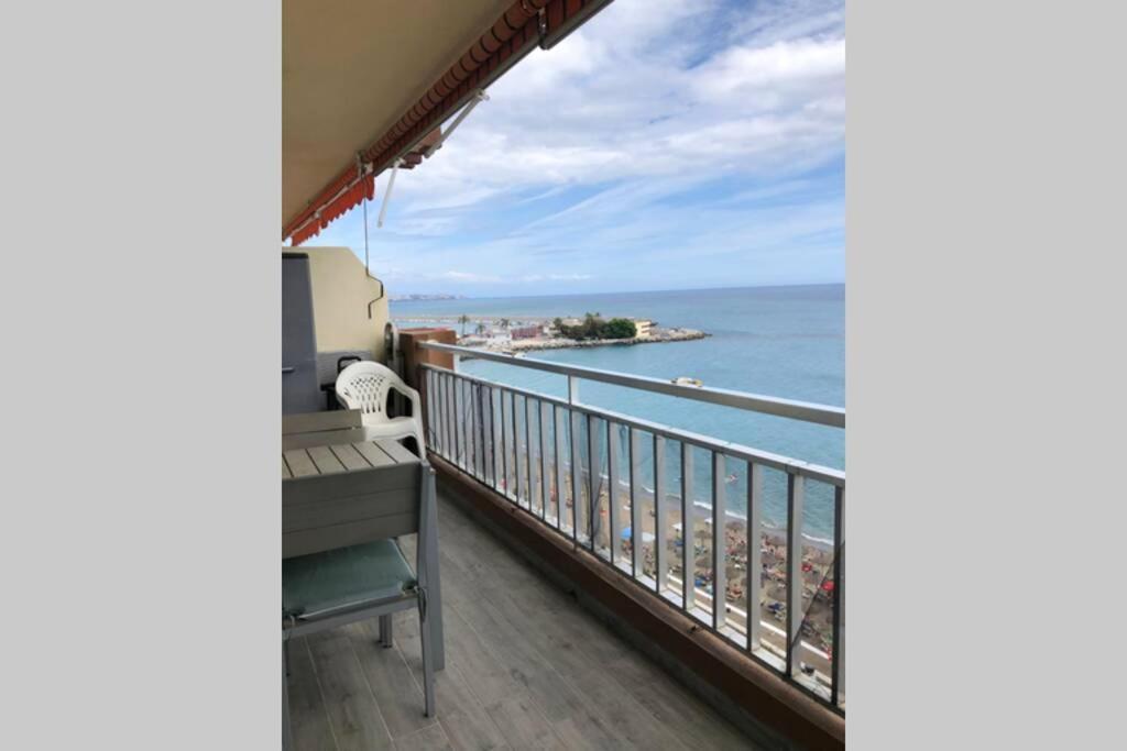 Mediterranean Suite First Line Beach Costa Del Sol Фуeнхирола Екстериор снимка