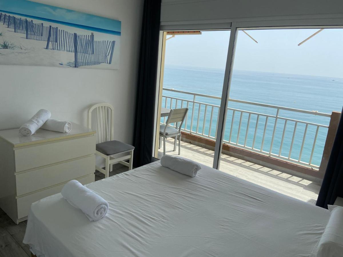 Mediterranean Suite First Line Beach Costa Del Sol Фуeнхирола Екстериор снимка